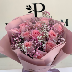 12 rosas rosas con gypso