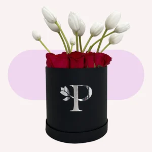 Cilindro 18 rosas rojas y 10 tulipanes