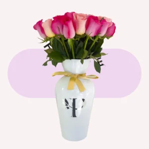 Jarrón con 36 rosas combinadas