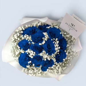 12 rosas azules con gypso