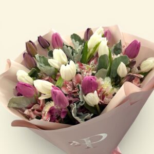 Mix de flores con tulipanes platinum