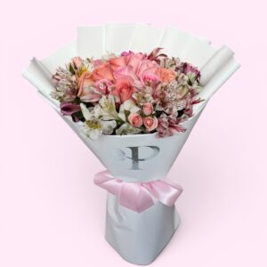 12 Rosas dovela con astromelia y mini rosa