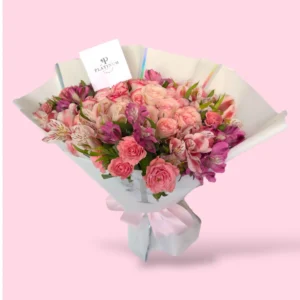 24 Rosas dovela con astromelia y mini rosa