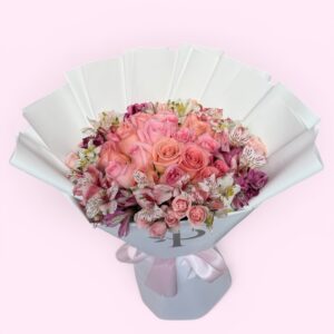 24 Rosas dovela con astromelia y mini rosa