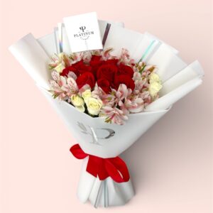12 Rosas Rojas Con  Astromelia Y Mini Rosa